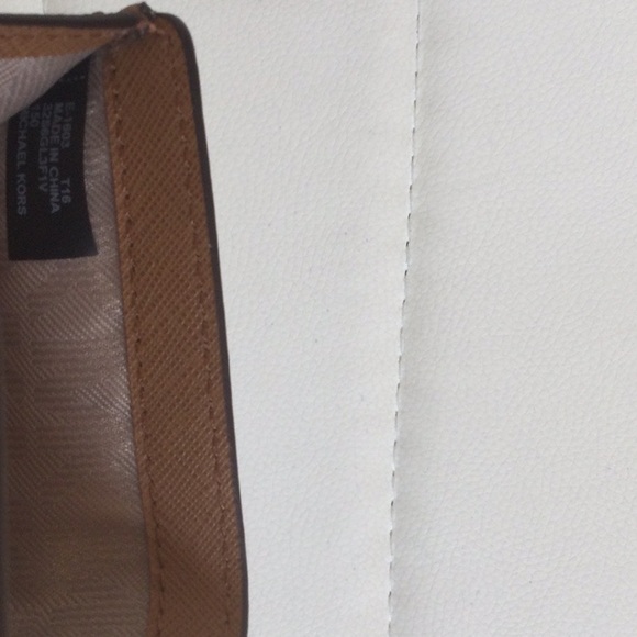 NWT Michael Kors Liane Vanilla SM Billfold - Picture 10 of 16